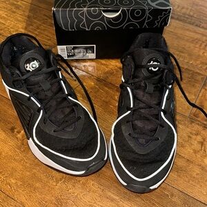Kd basketball shoes